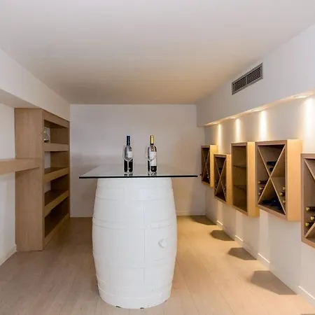 Casa Cabrera Deluxe Apartment